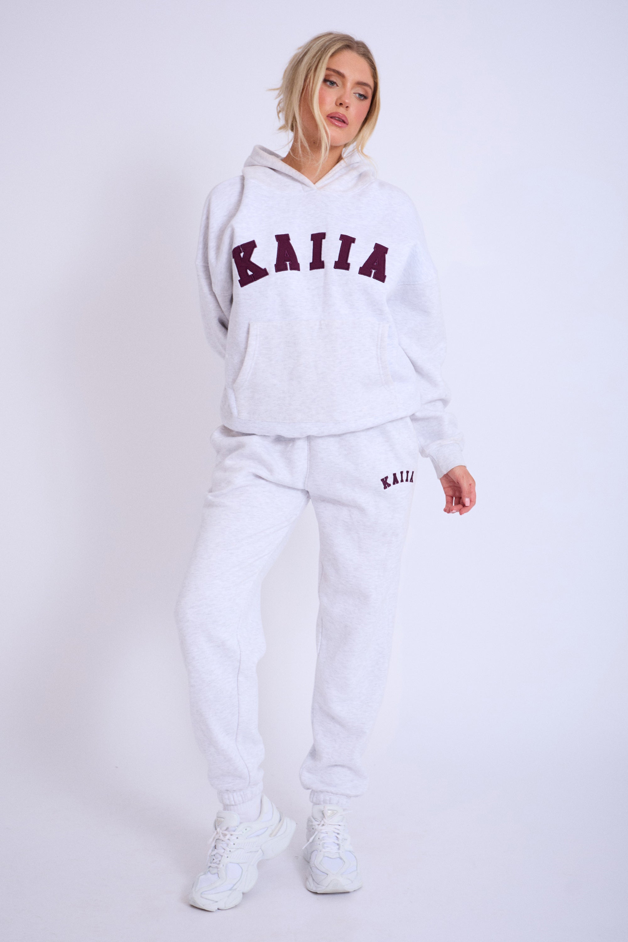 Kaiia Logo Cuffed Joggers Light Grey Marl With Burgundy