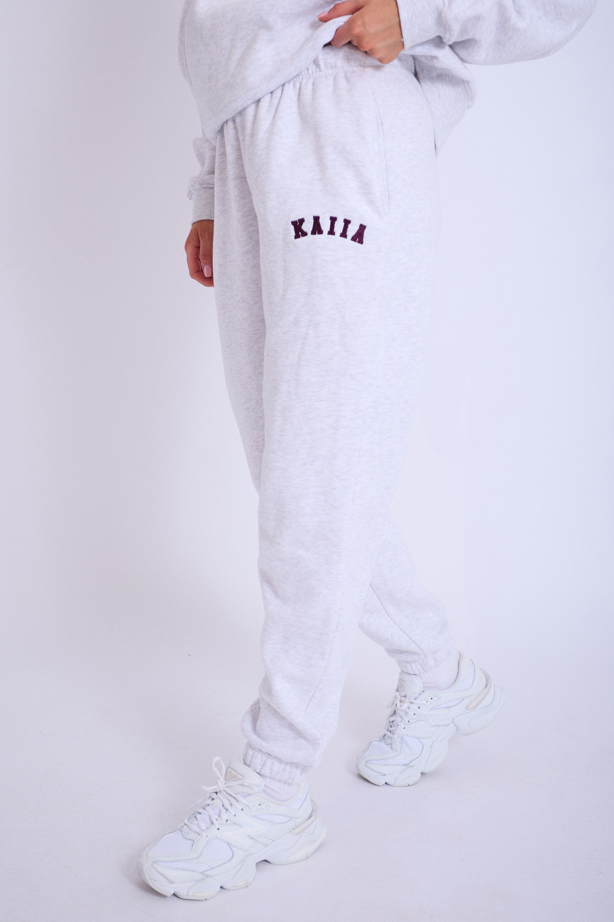 Kaiia Logo Cuffed Joggers Light Grey Marl With Burgundy