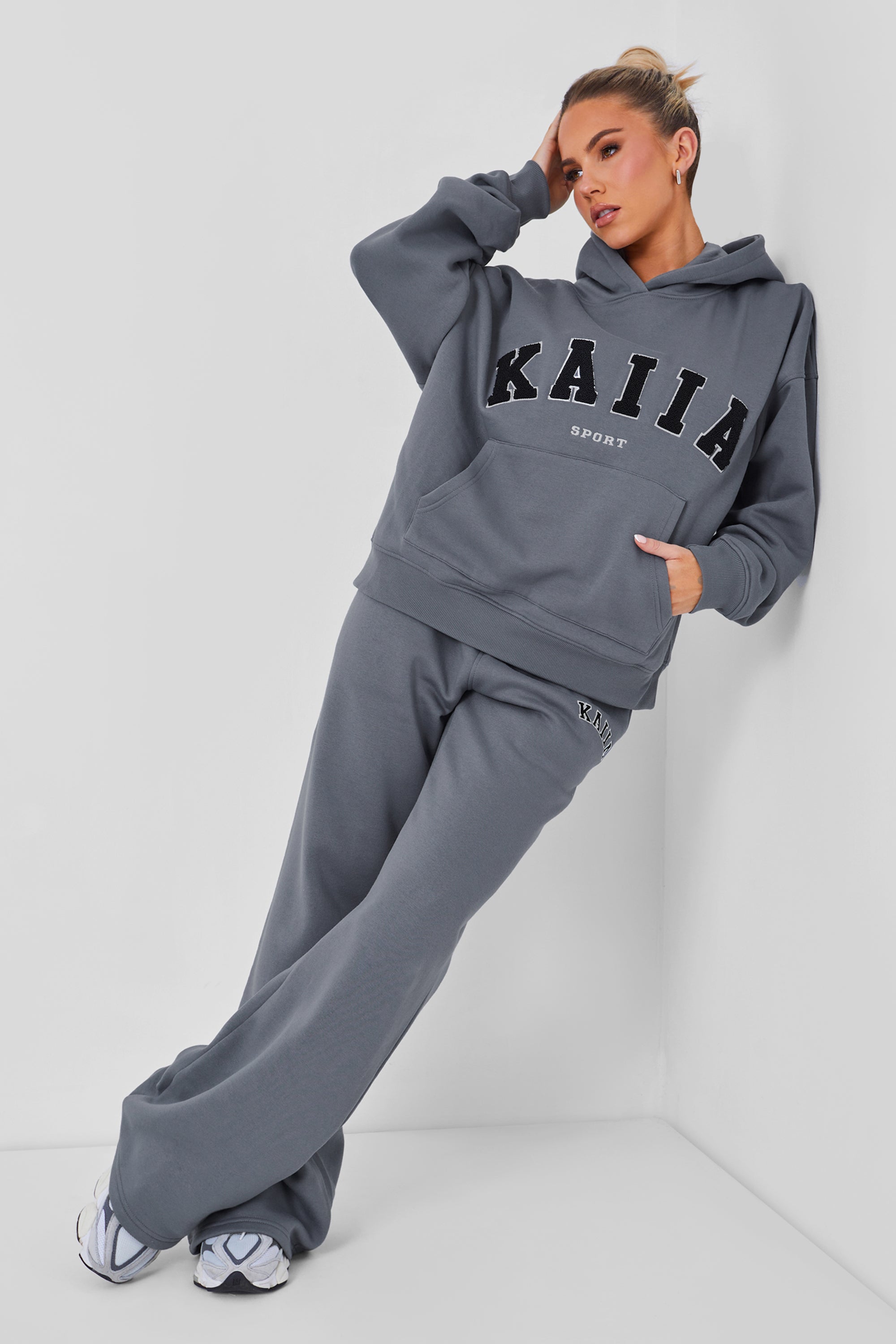 Kaiia Wide Leg Sweat Pants in Charcoal Grey