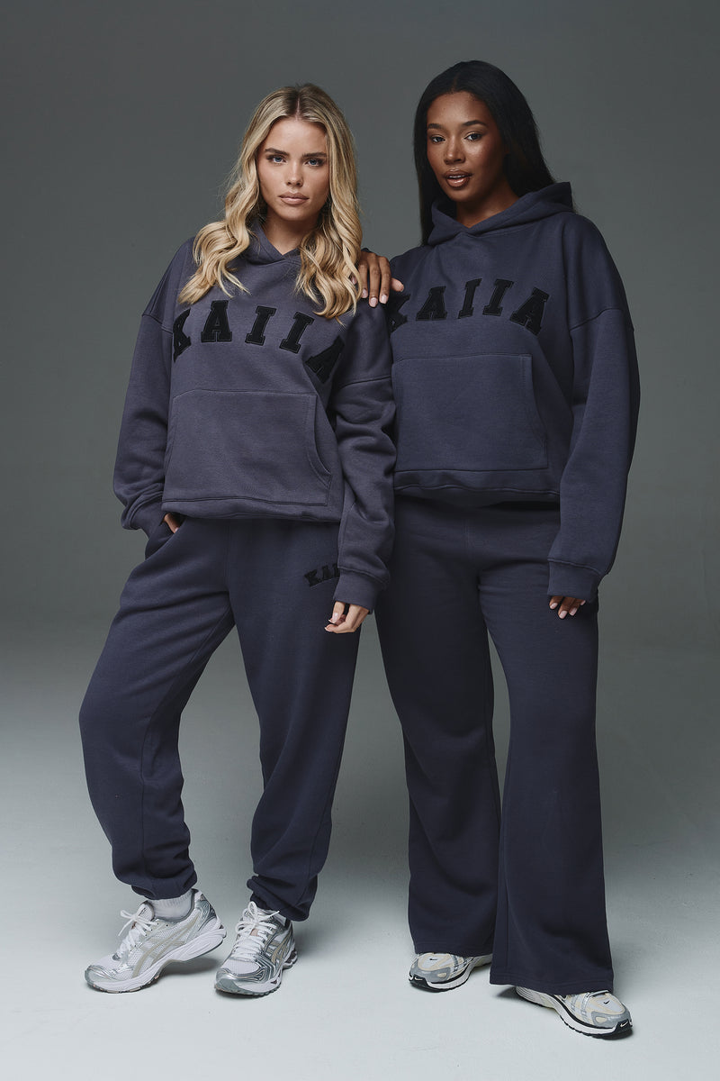 Kaiia Logo Wide Leg Sweat Pants in Dark Grey