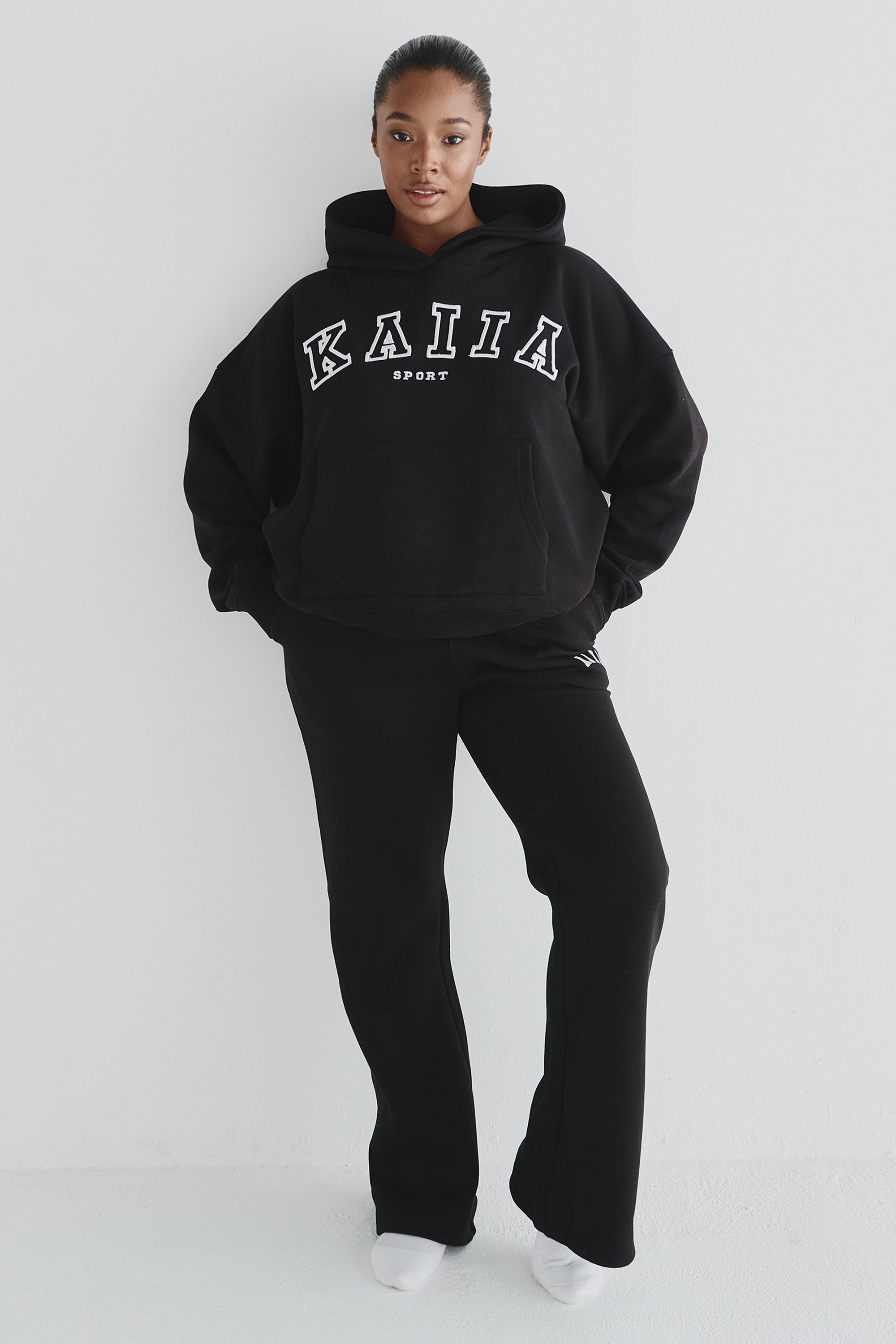 Kaiia Logo Wide Leg Sweat Pants in Black