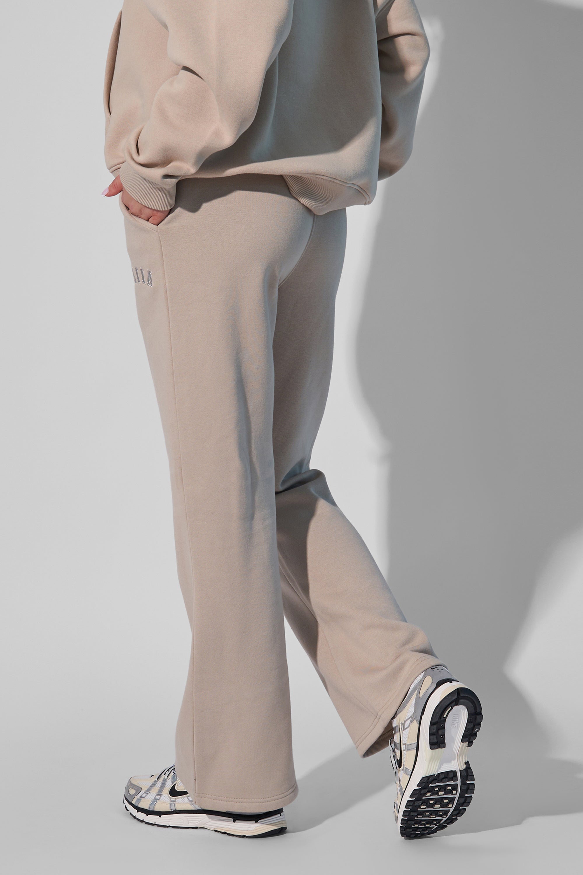 Kaiia Logo Wide Leg Sweat Pants in Stone