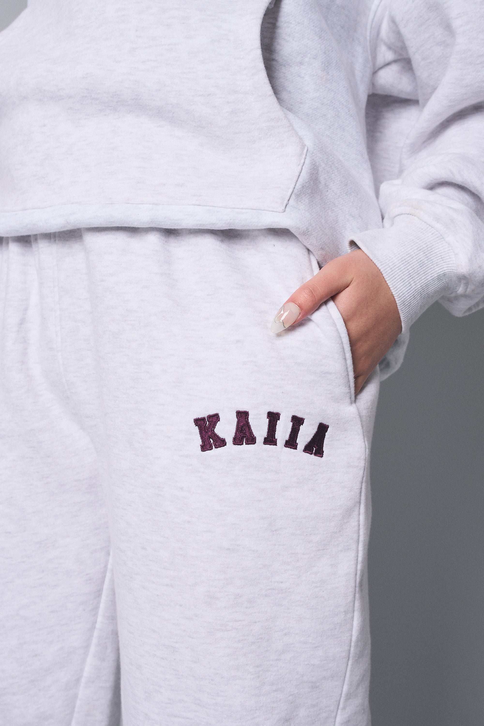 Kaiia Logo Cuffed Joggers Light Grey Marl With Burgundy