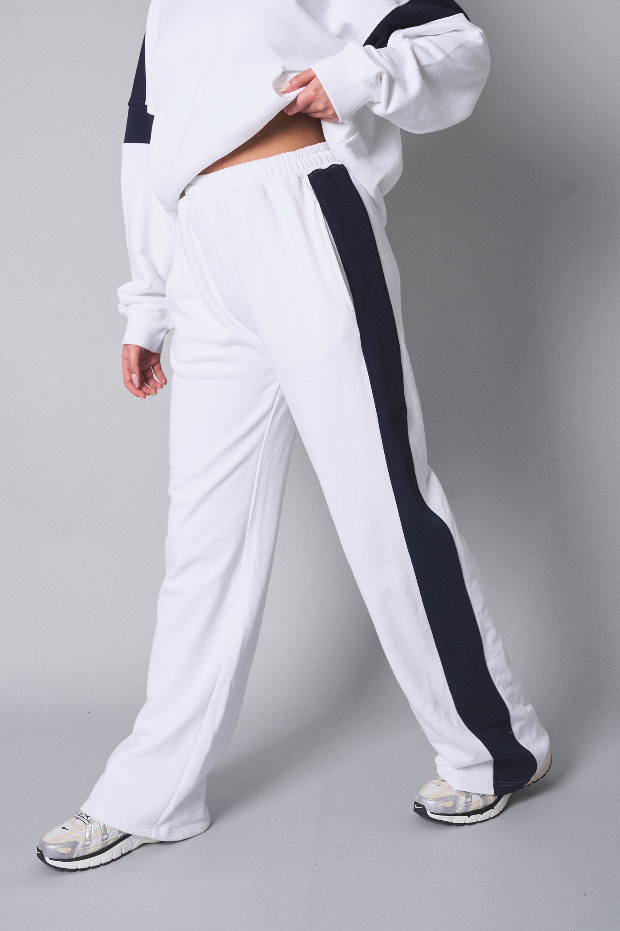 Kaiia Contrast Panel Wide Leg Sweat Pants White With Navy