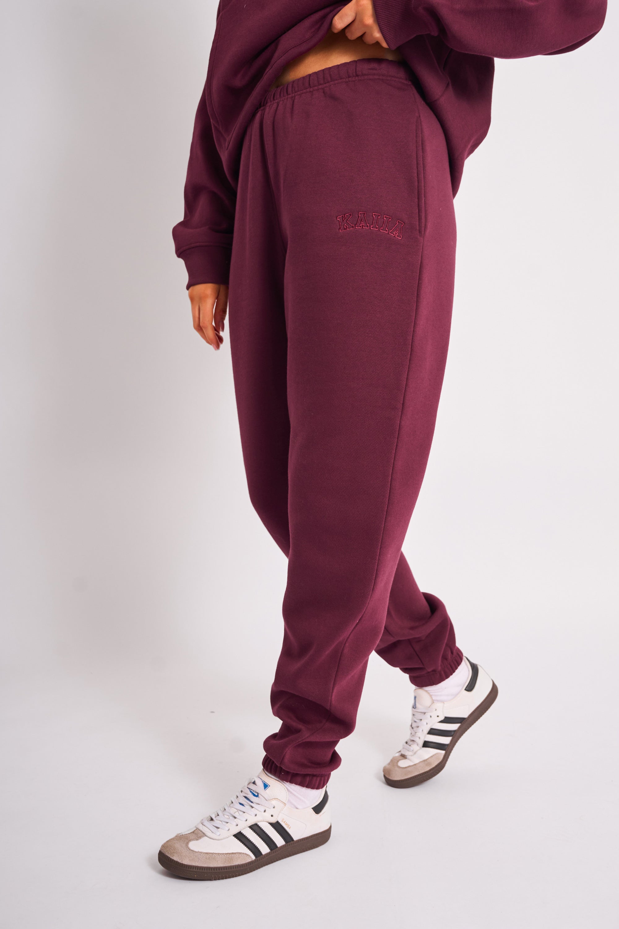 Kaiia Logo Cuffed Joggers Plum