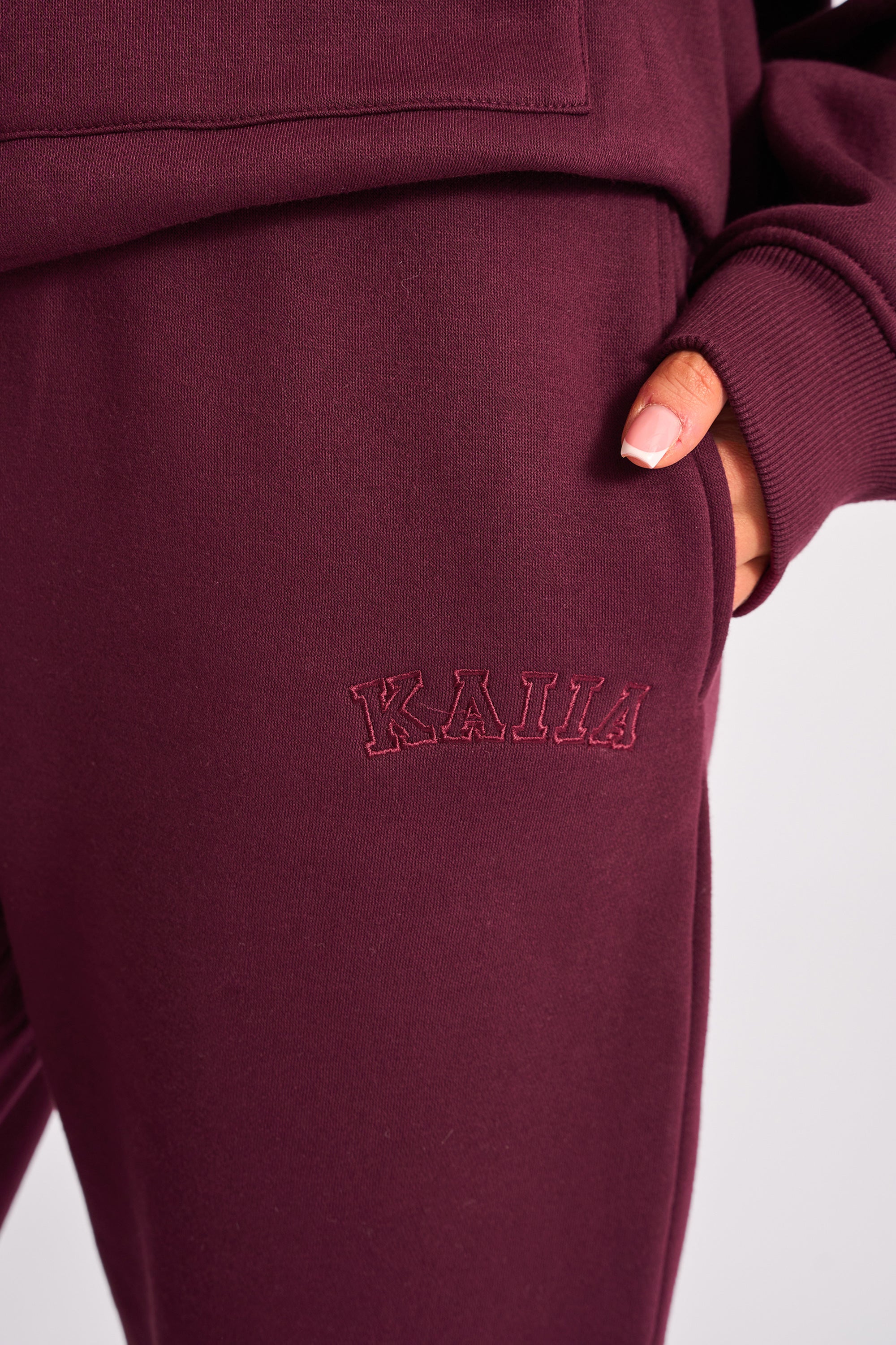 Kaiia Logo Cuffed Joggers Plum