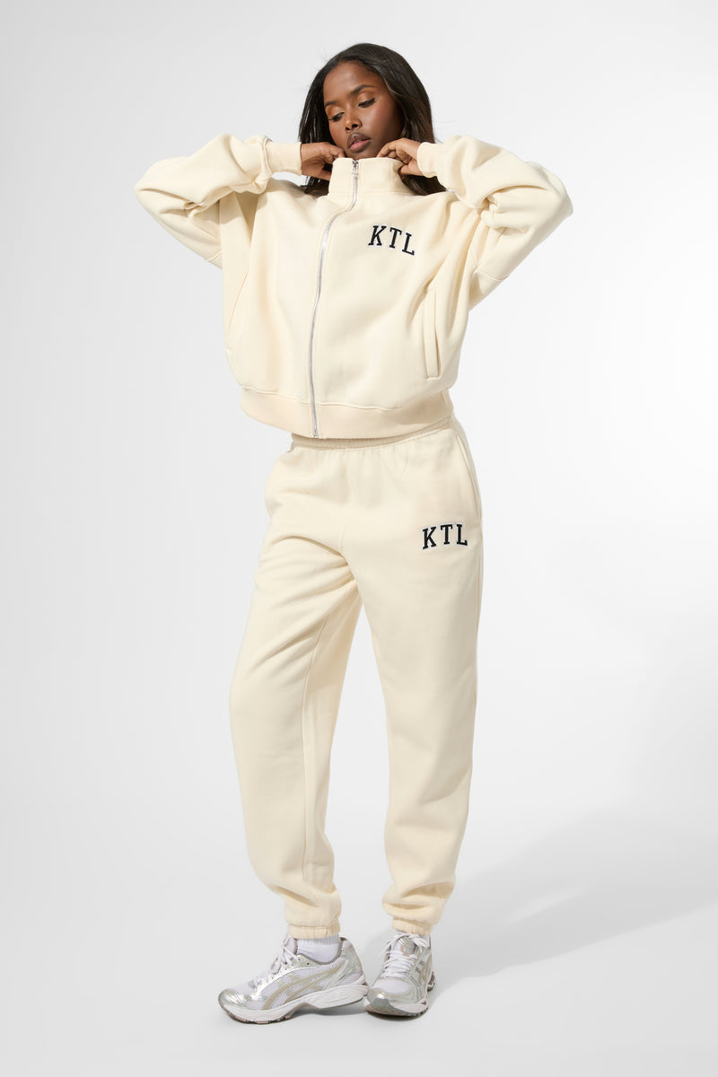 Kaiia KTL Logo Cuffed Joggers Buttercream