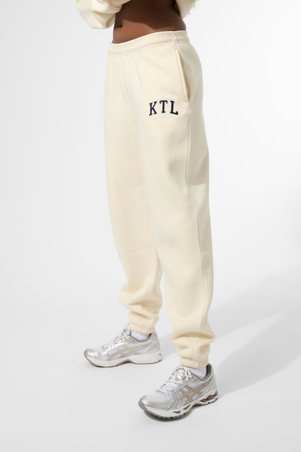 Kaiia KTL Logo Cuffed Joggers Buttercream