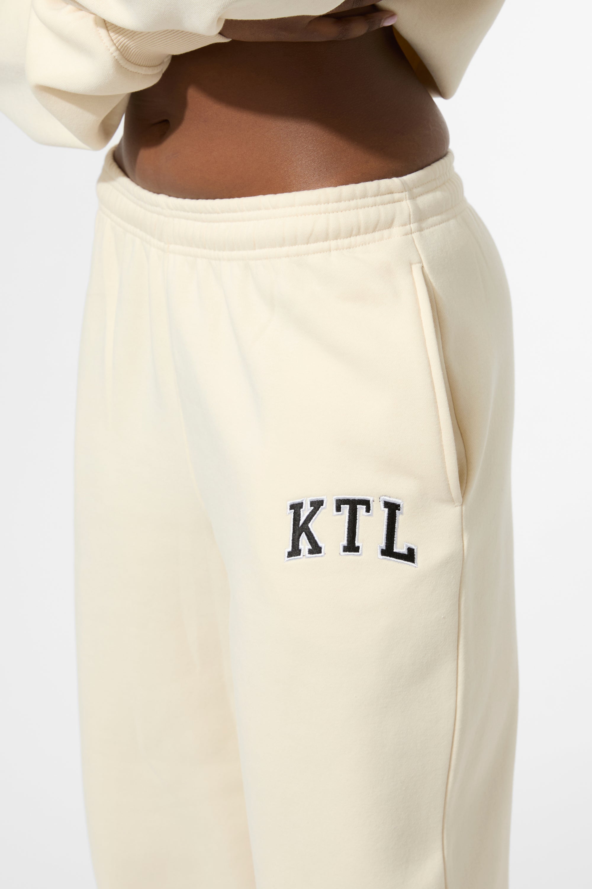 Kaiia KTL Logo Cuffed Joggers Buttercream