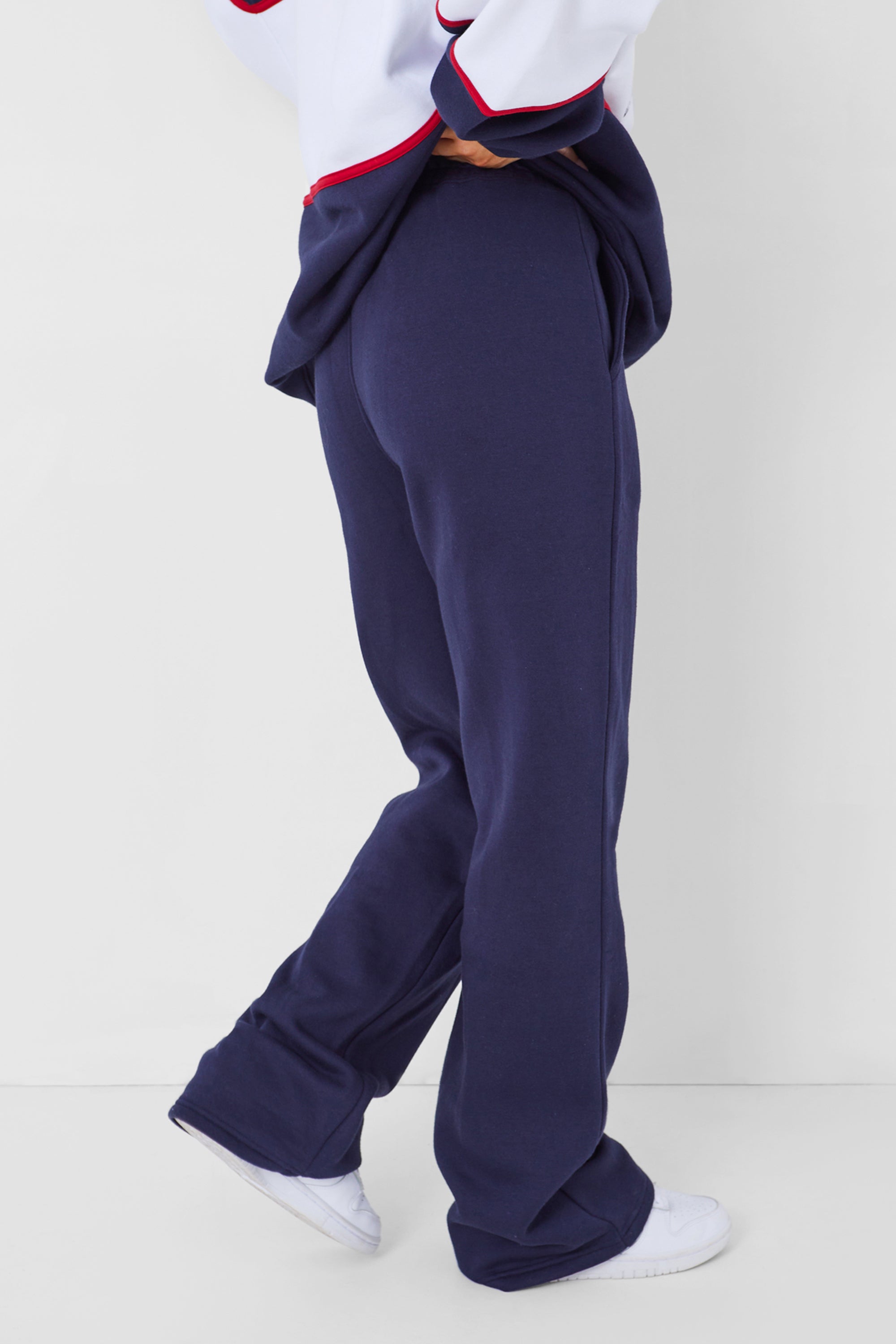 Kaiia Wide Leg Sweat Pants in Navy