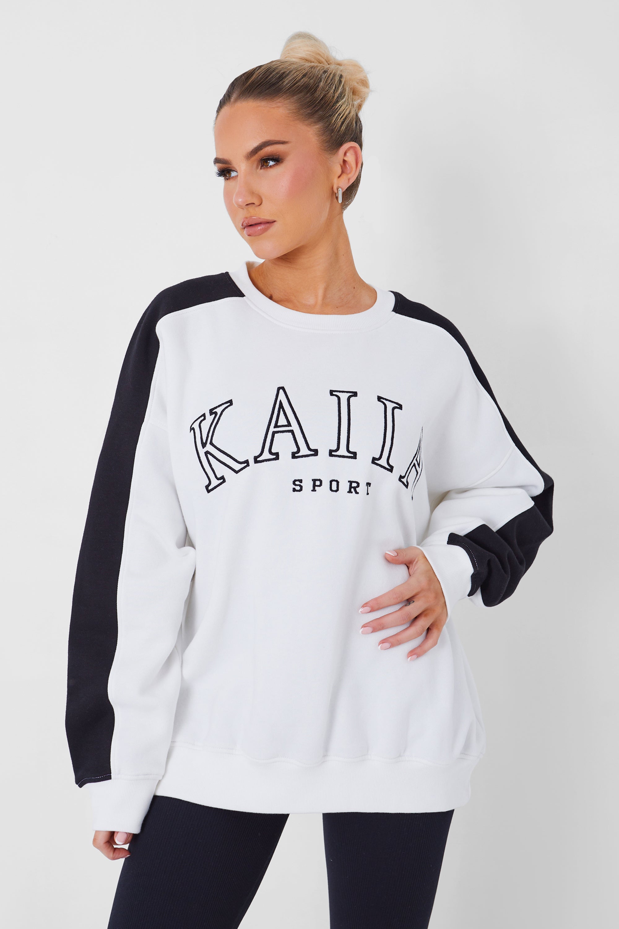 Kaiia Sport Oversized Sweatshirt in White and Black