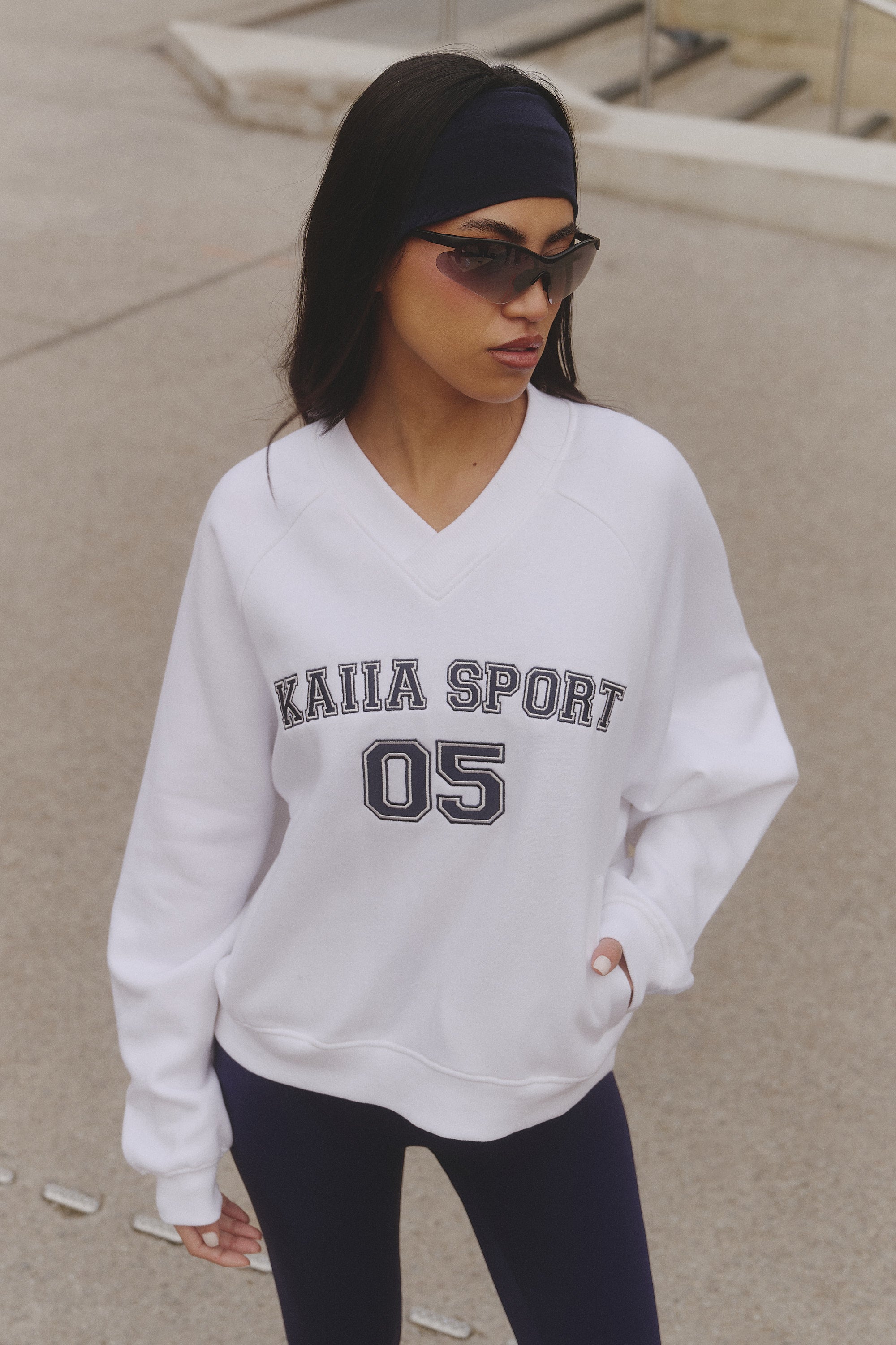 Kaiia Sport V Neck Oversized Sweatshirt White & Navy