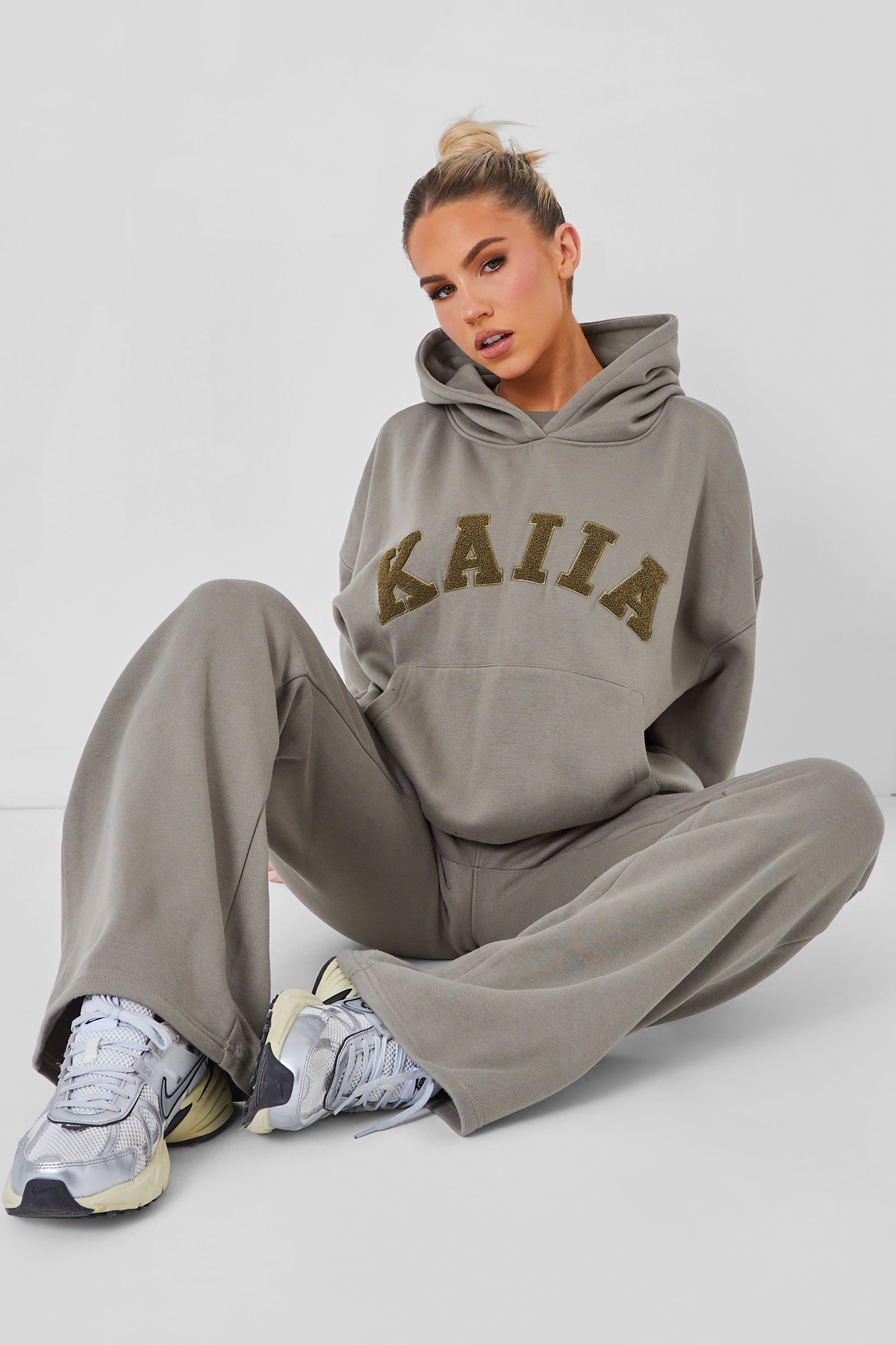 Kaiia Wide Leg Sweat Pants Khaki