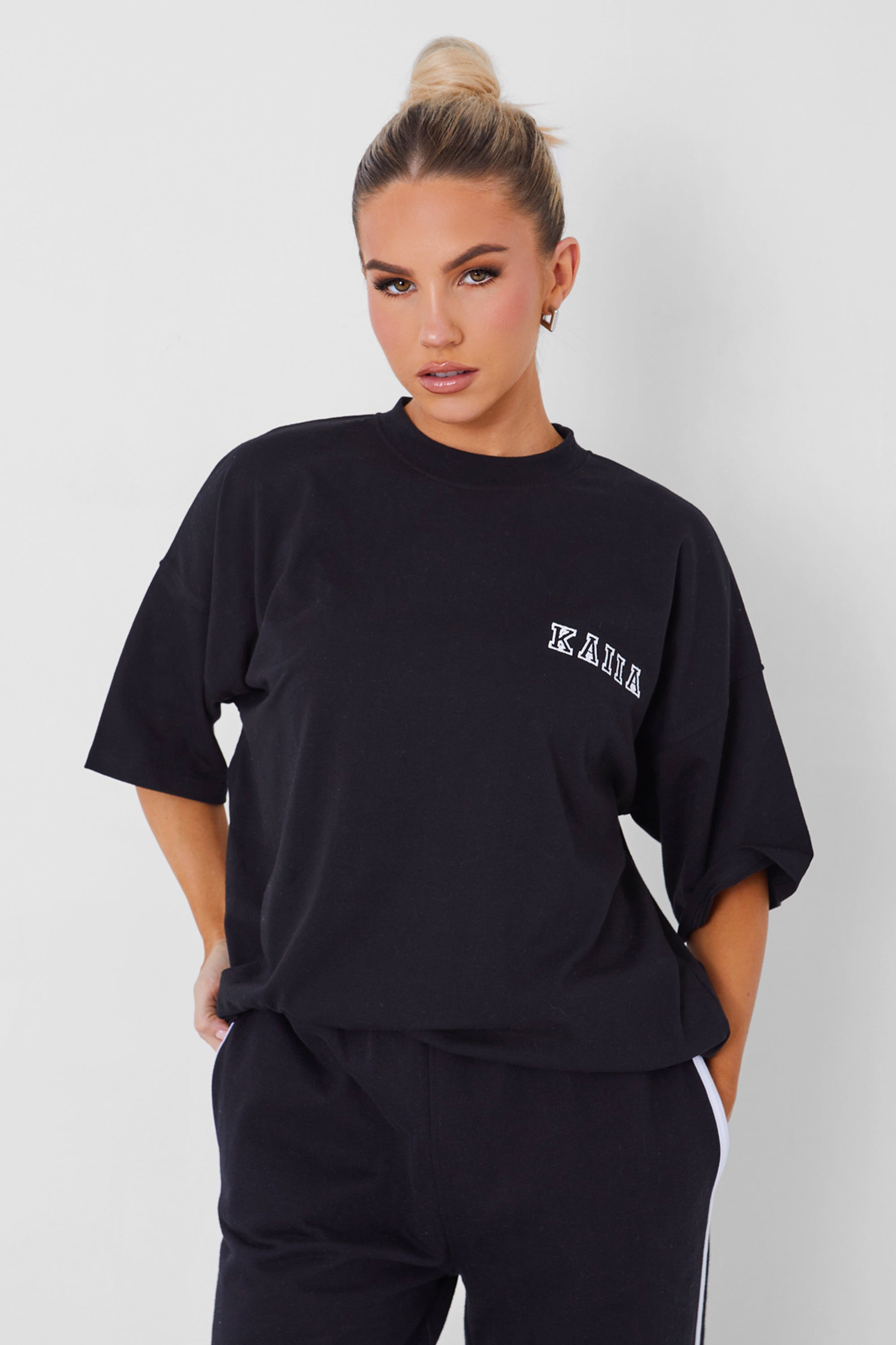 Kaiia Logo Oversized T-shirt in Black