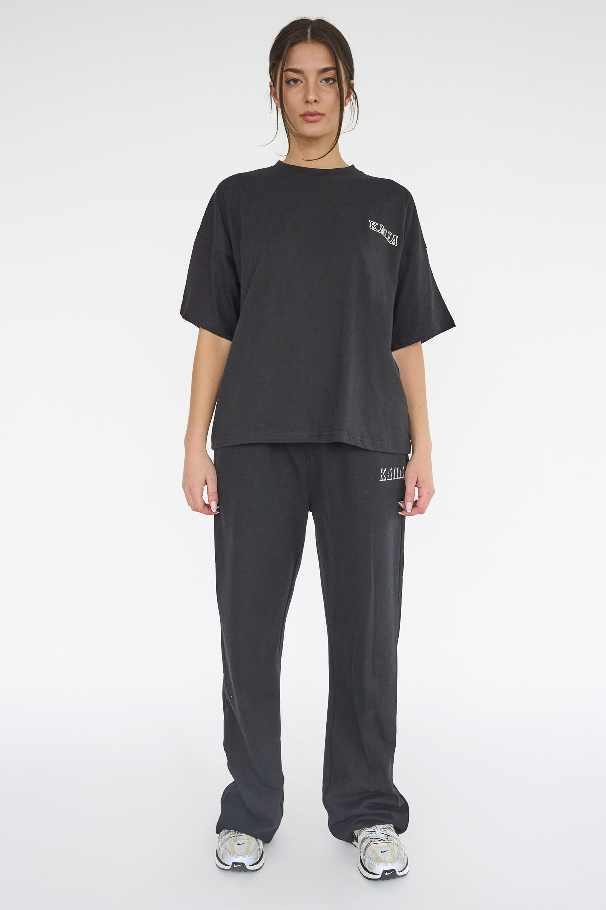 Kaiia Logo Oversized T-shirt in Black