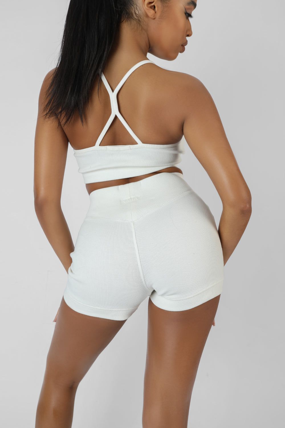 ATHLEISURE BOOTY SHORTS WHITE