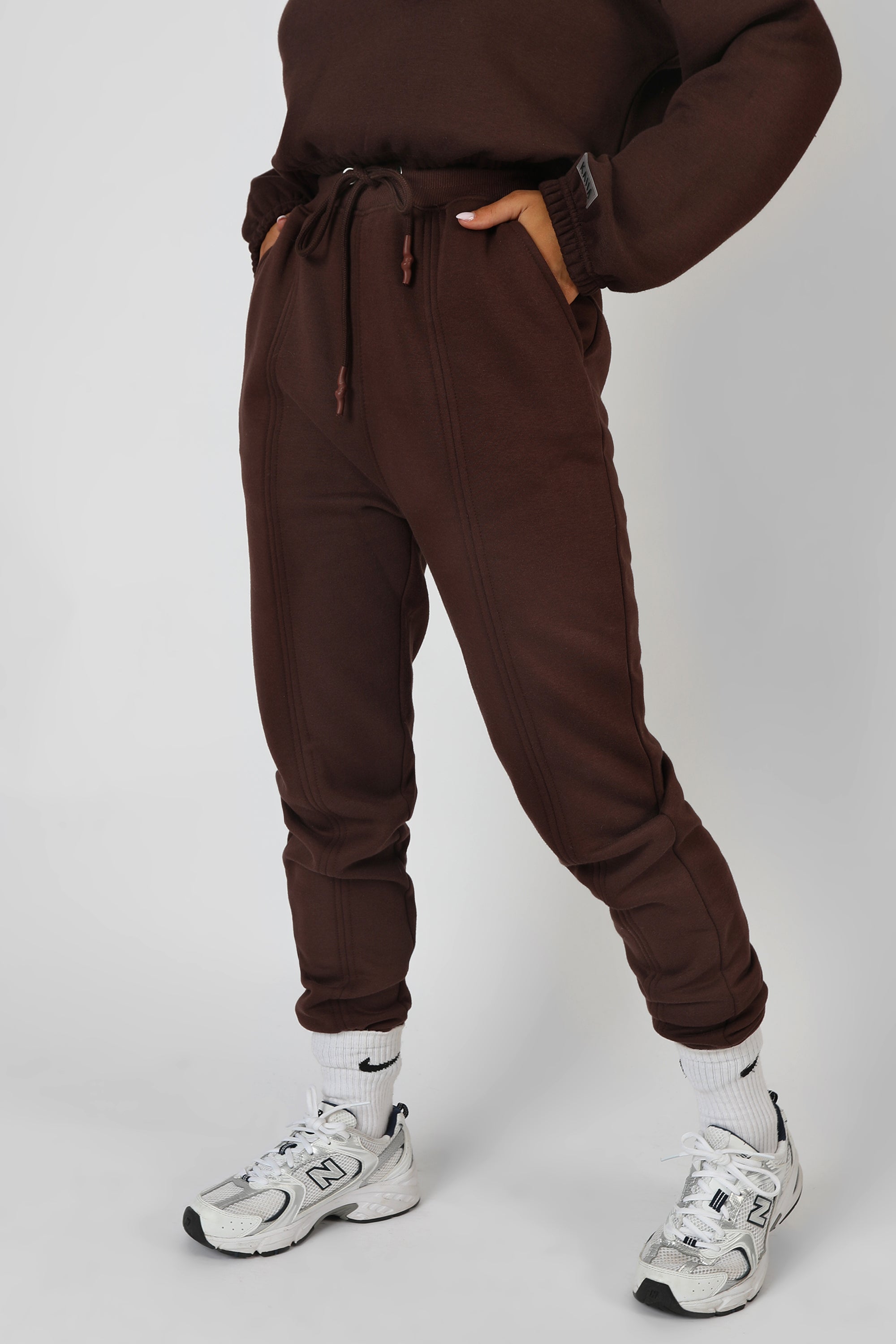 OVERSIZED FIT SEAM FRONT 90S JOGGERS CHOCOLATE