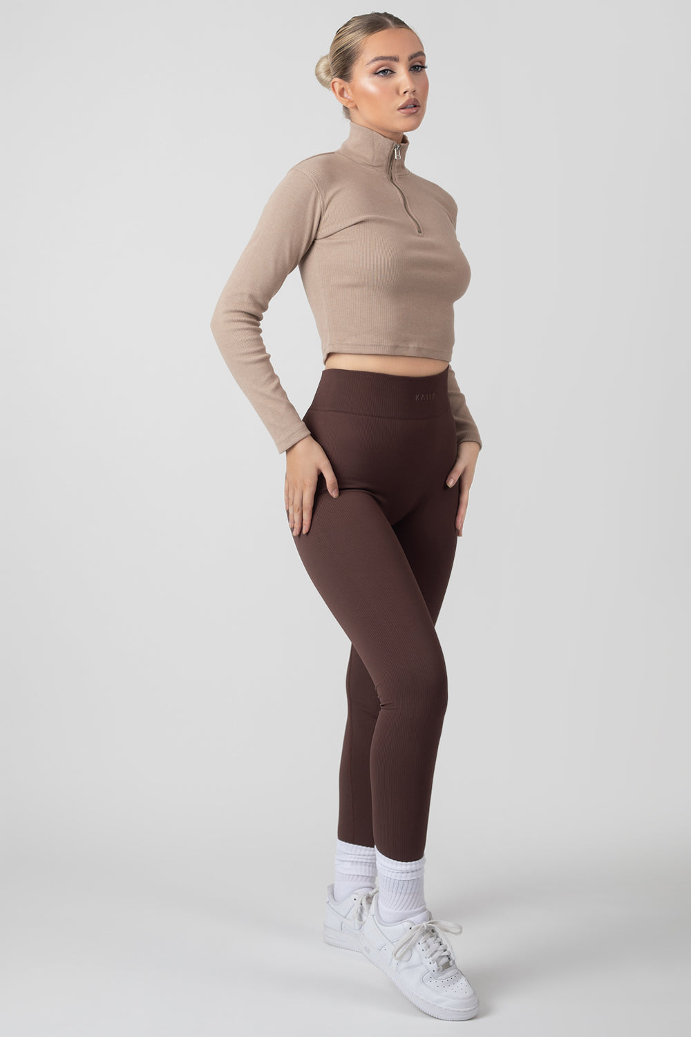 HIGH NECK HALF ZIP TOP LIGHT TAUPE