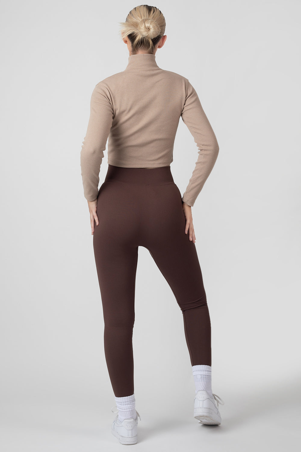 HIGH NECK HALF ZIP TOP LIGHT TAUPE