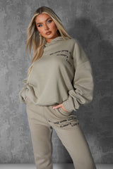 CURVE OFF-SET TEXT HOODIE KHAKI